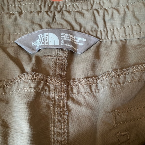 The North Face Green Shorts Size 6 - Picture 5 of 5